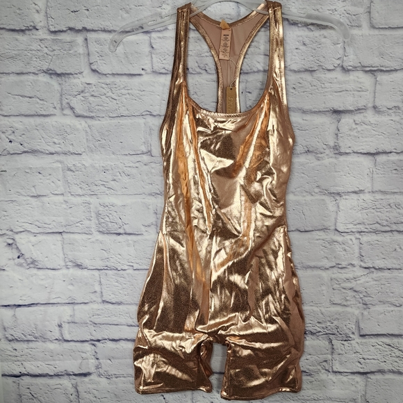 SKIMS METALLIC SWIM CYCLE SUIT/NWT / Champagne color - Picture 6 of 14